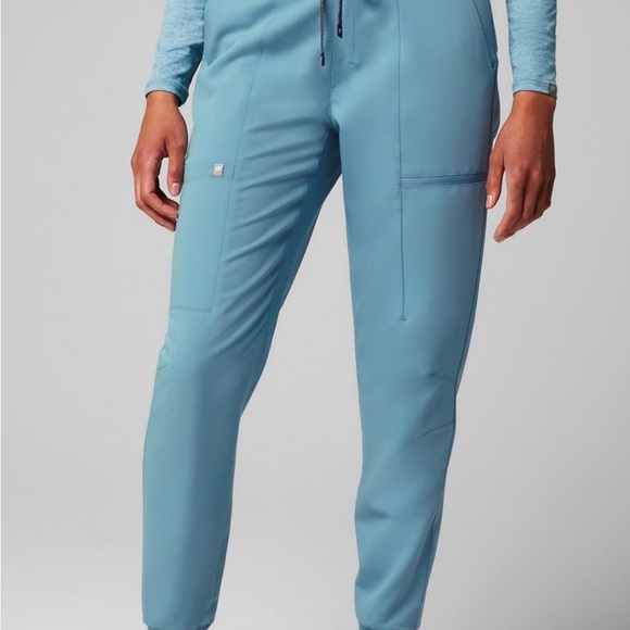 Wave Blue Fabletics Scrub Set - Picture 8 of 8